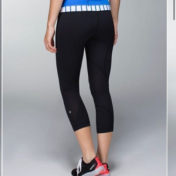 Lululemon Run: Inspire crop 2: deauville stripe Sz 2 - Picture 10 of 10